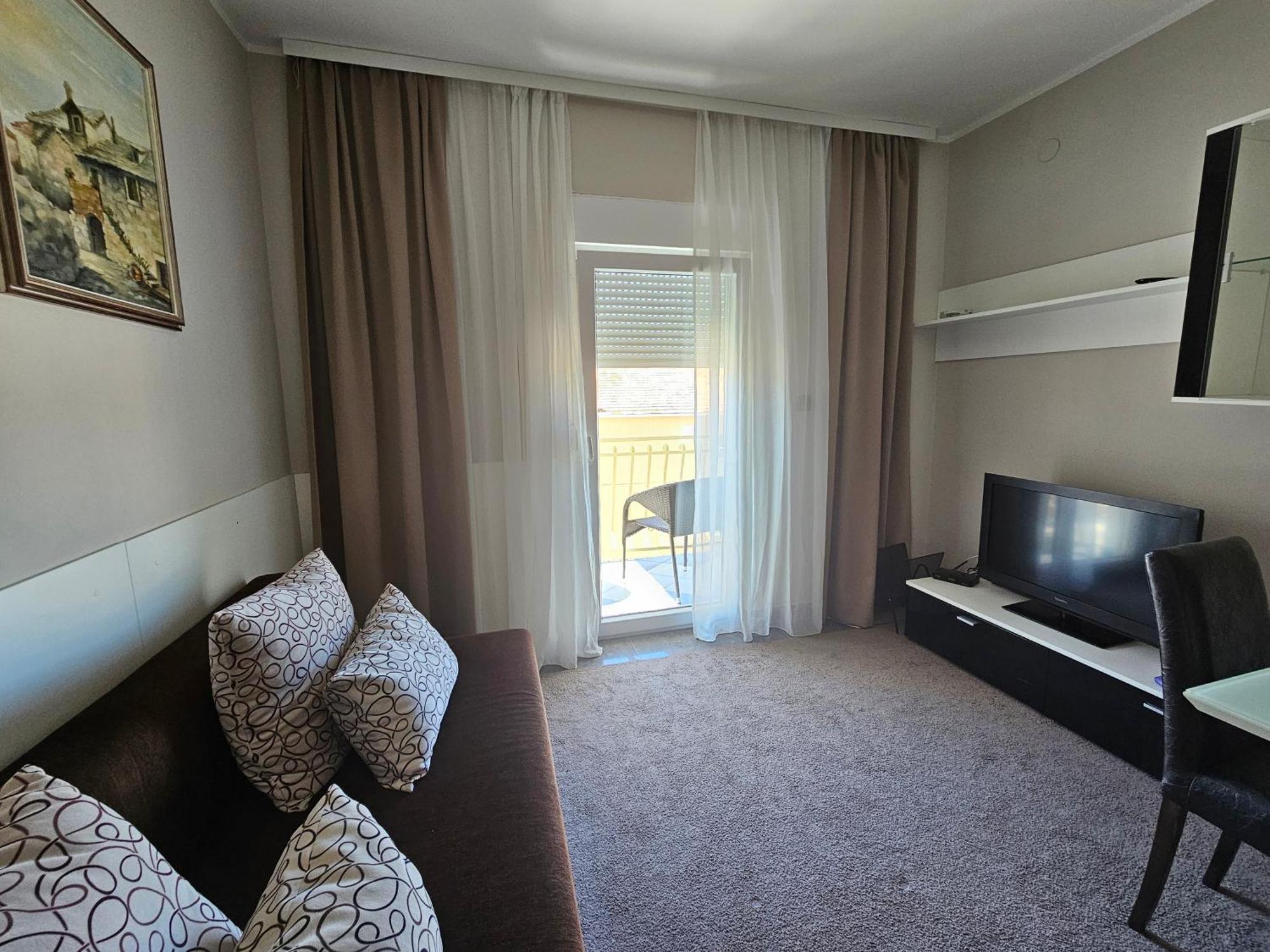 At Stegic Apartment Tisno
